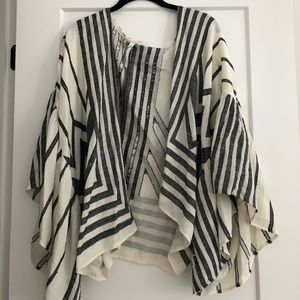 Aggie Ruffle Kimono